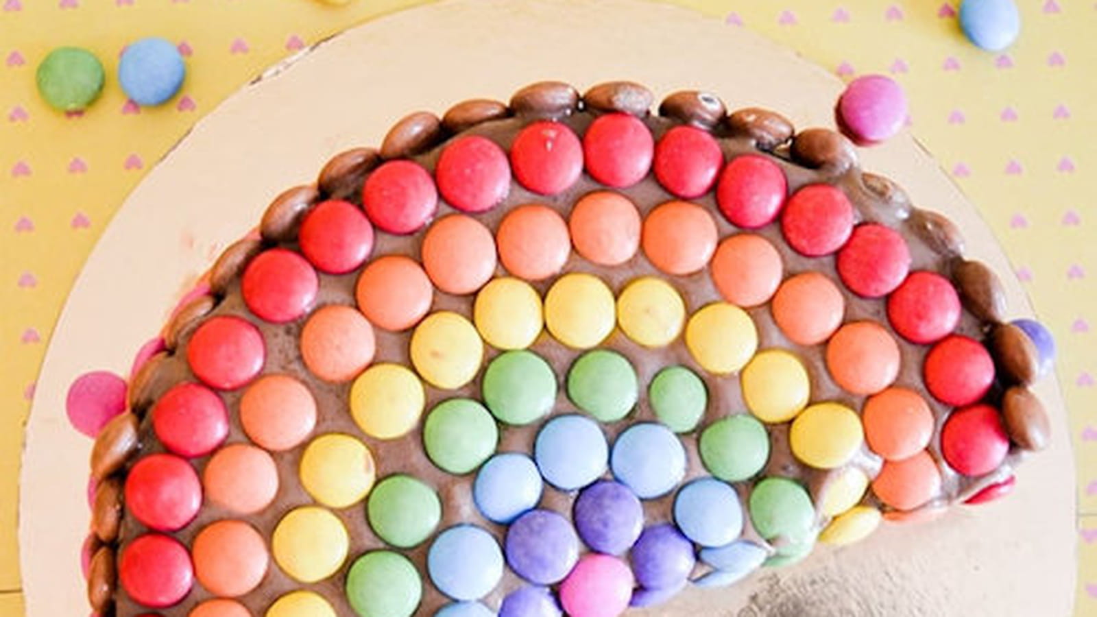 Gâteau arc-en-ciel chocolat et Smarties®