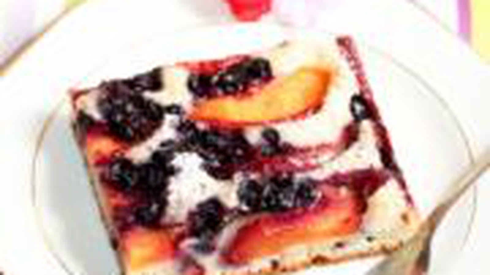 Gâteau aux nectarines et myrtilles