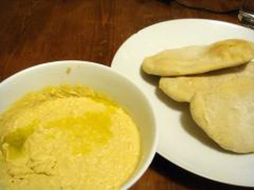 Houmous au tahina et pignons
