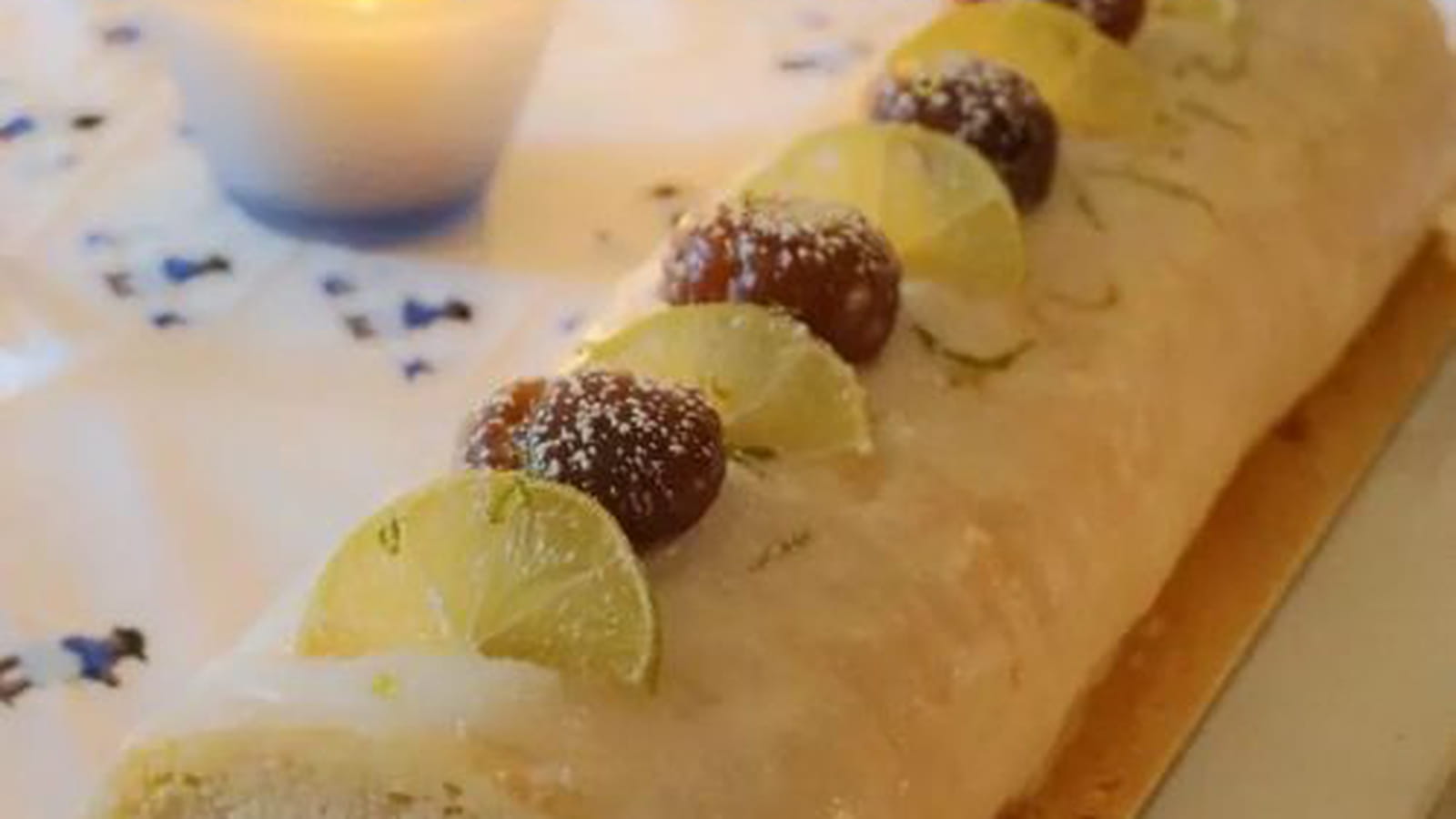 Bûche de Noël marron-citron vert