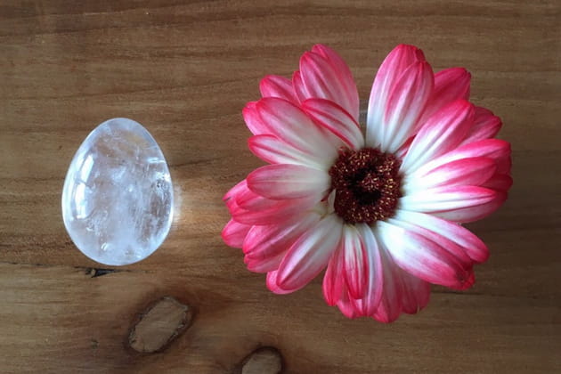 Oeuf de Yoni en quartz translucide