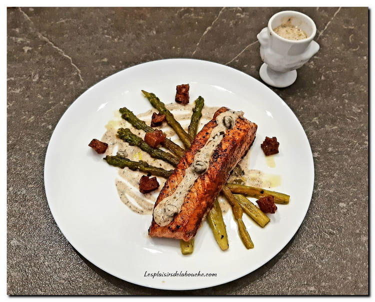 Recette de Saumon et asperges poêlés sauce grenobloise améliorée