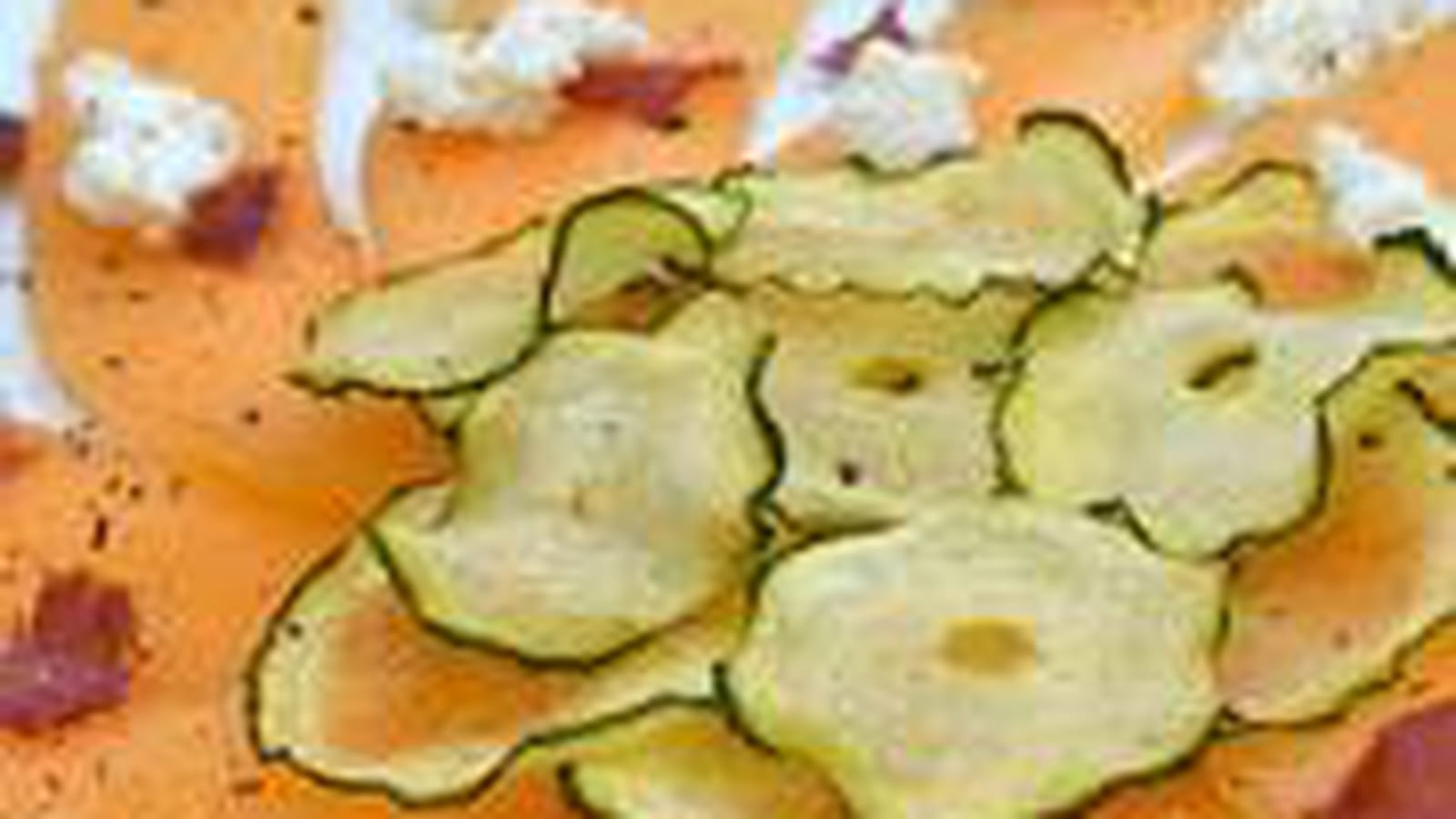 Carpaccio de melon, chèvre et chips de courgettes