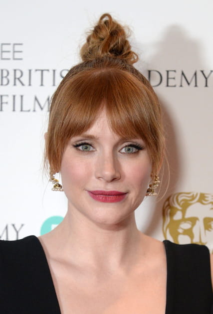 Le chignon haut perch&eacute; de Bryce Dallas Howard