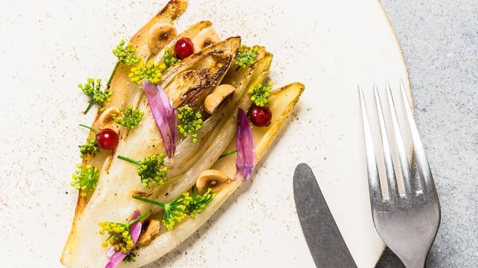 Endive rôtie, noisettes et vinaigre Vedetta Ortalli