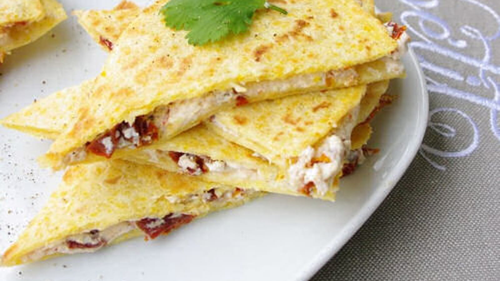 Quesadillas fromage frais et tomates confites