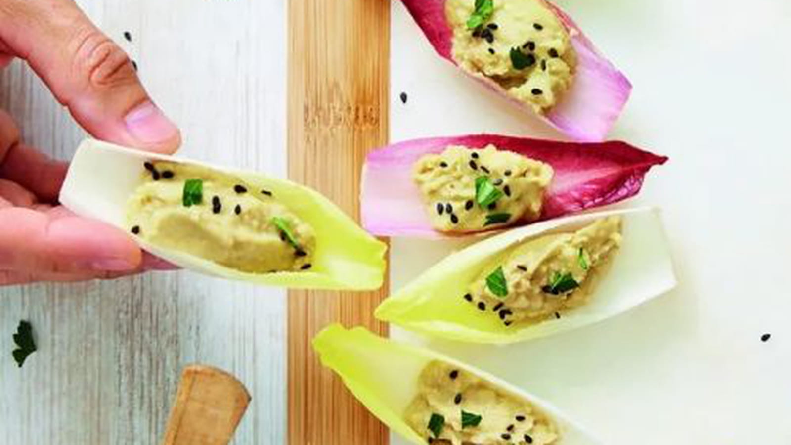 Houmous d'endives, pois chiches et avocat