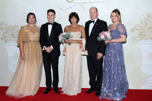 Bal du Centenaire à Monaco : Albert, Stéphanie, Camille Gottlieb, Baptiste Giabiconi... Le Rocher en fête - PHOTOS de la soirée