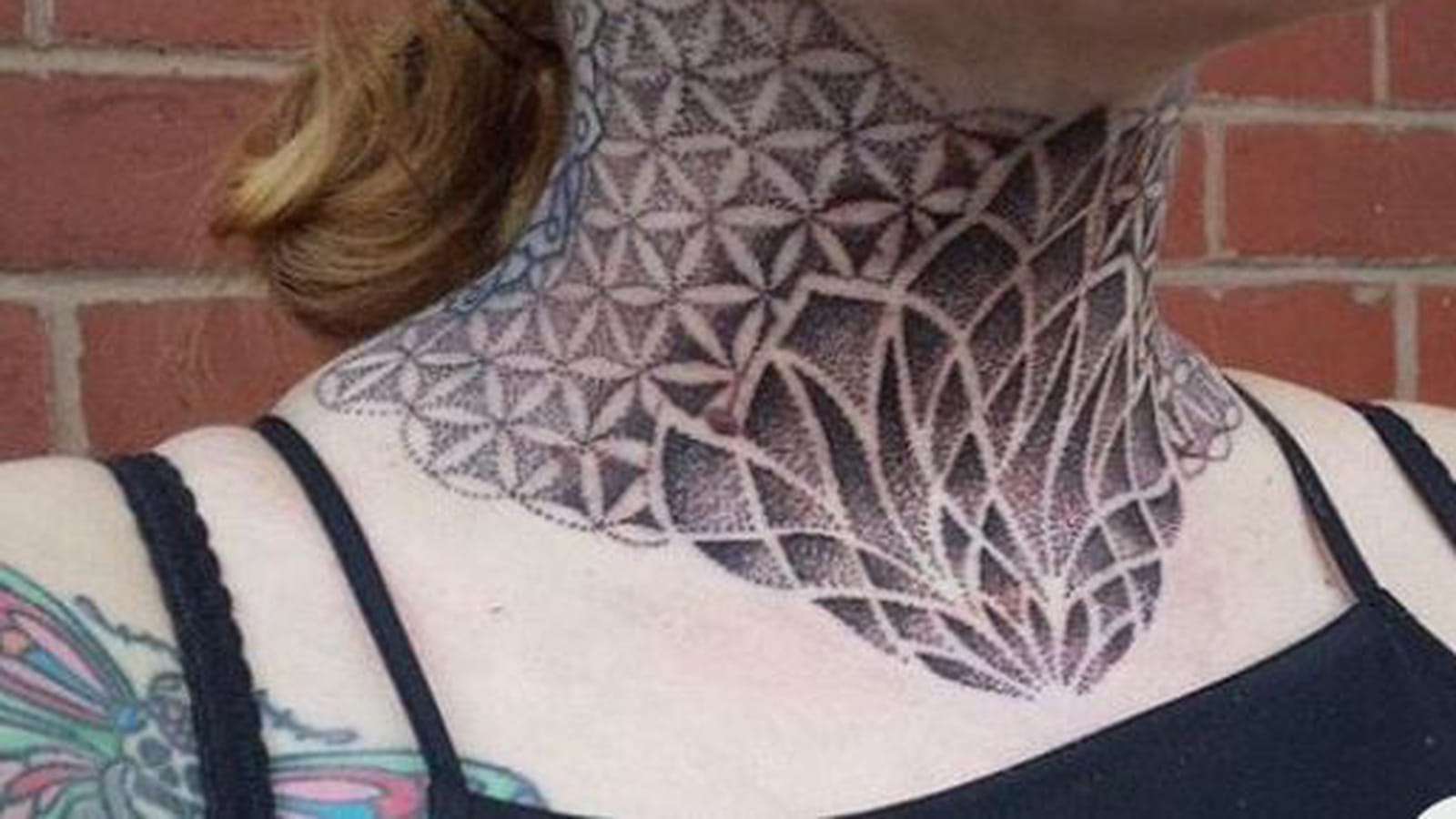 Mandala sur le cou