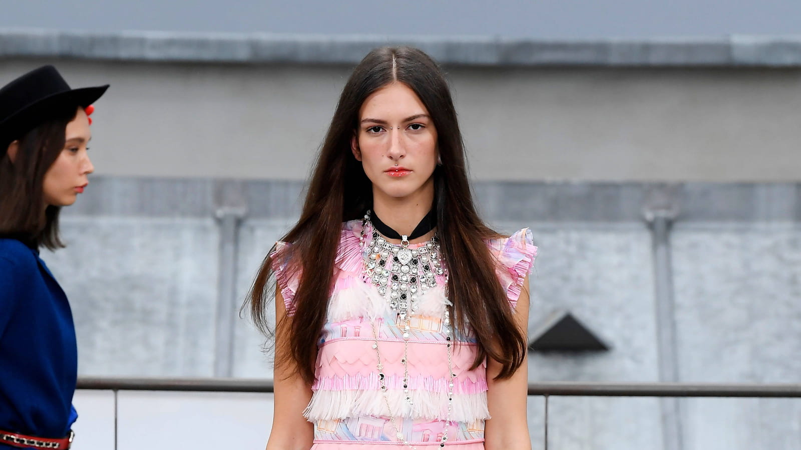 Look 50