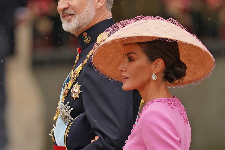 Le chapeau &agrave; bords larges de Letizia d'Espagne