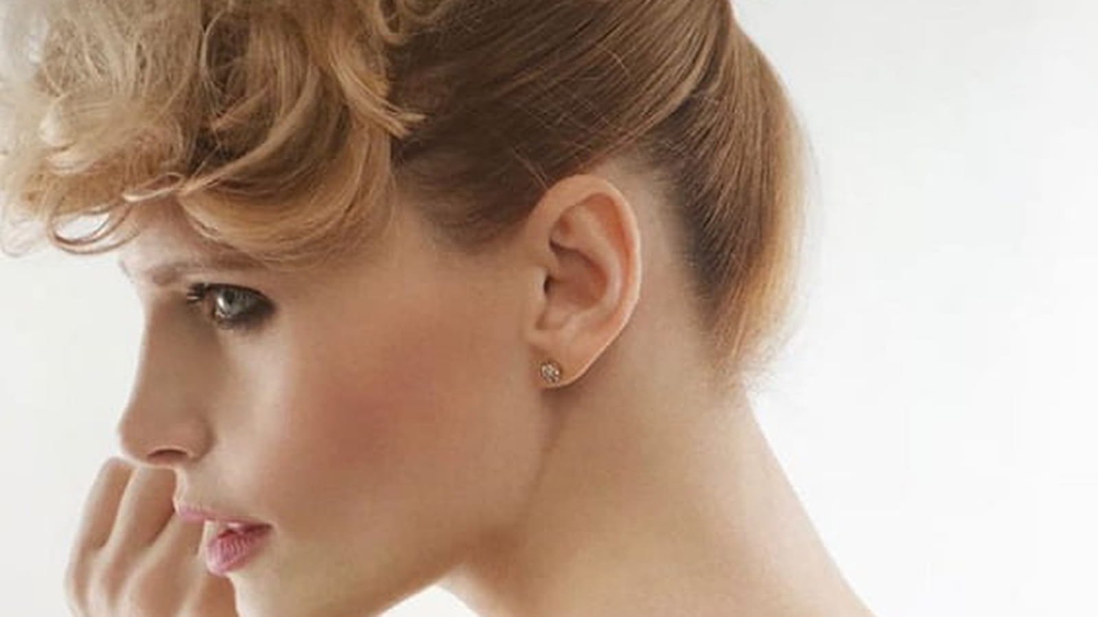 Un chignon version bouclée