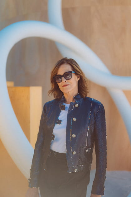 Sigourney Weaver au d&eacute;fil&eacute; Chanel