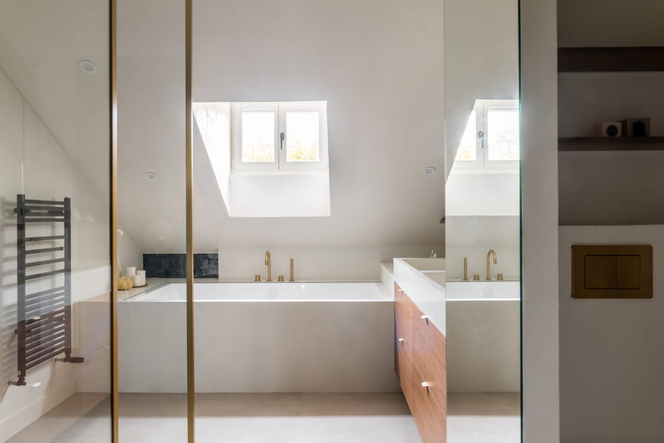 Apr&egrave;s&nbsp;: une belle salle de bains sous les toits