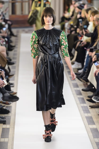 D&eacute;fil&eacute; Carven