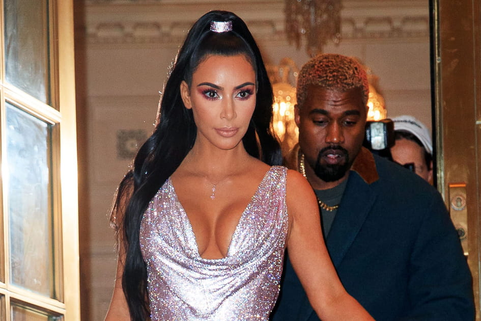 La demi-queue de cheval haute de Kim Kardashian