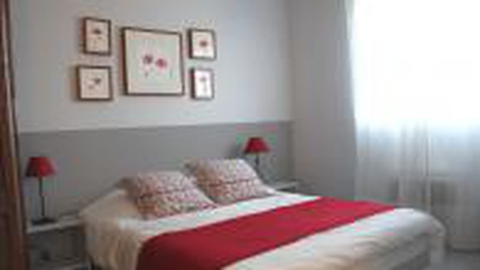 Chambre romantique blanche et grenadine