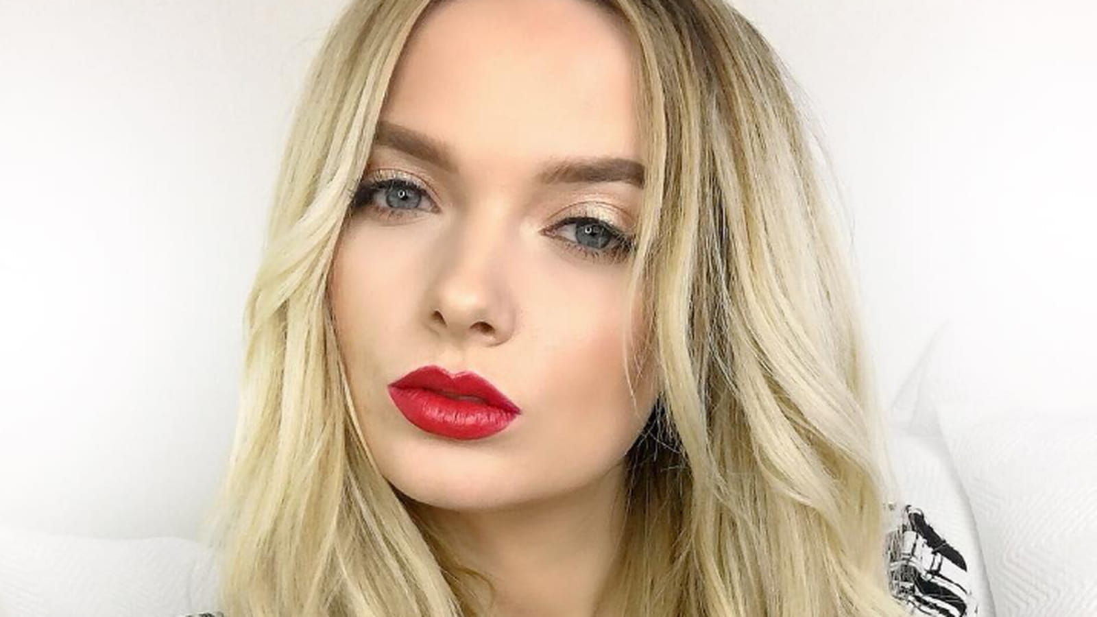 La bouche rouge