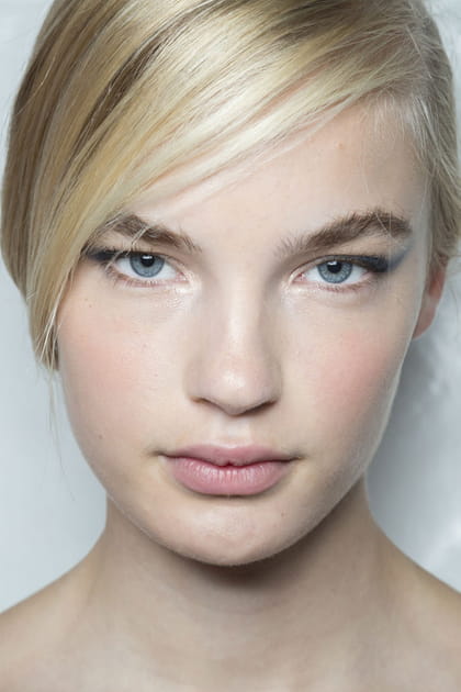 La virgule &agrave; l'eye liner gris