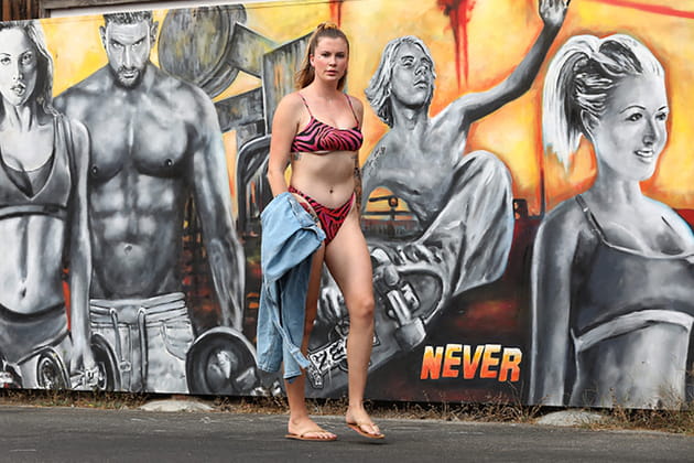 Ireland Baldwin mesure 1m88