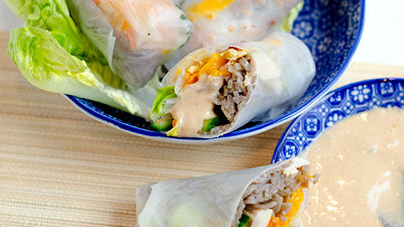 Rouleaux de printemps aux nouilles soba et mangue