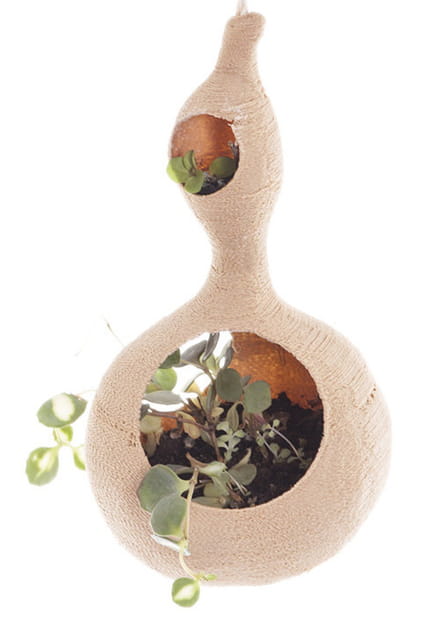 Pot suspendu en f&eacute;cule de pomme de terre