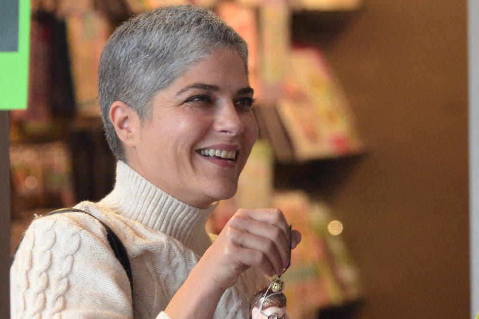 Les cheveux blancs de Selma Blair