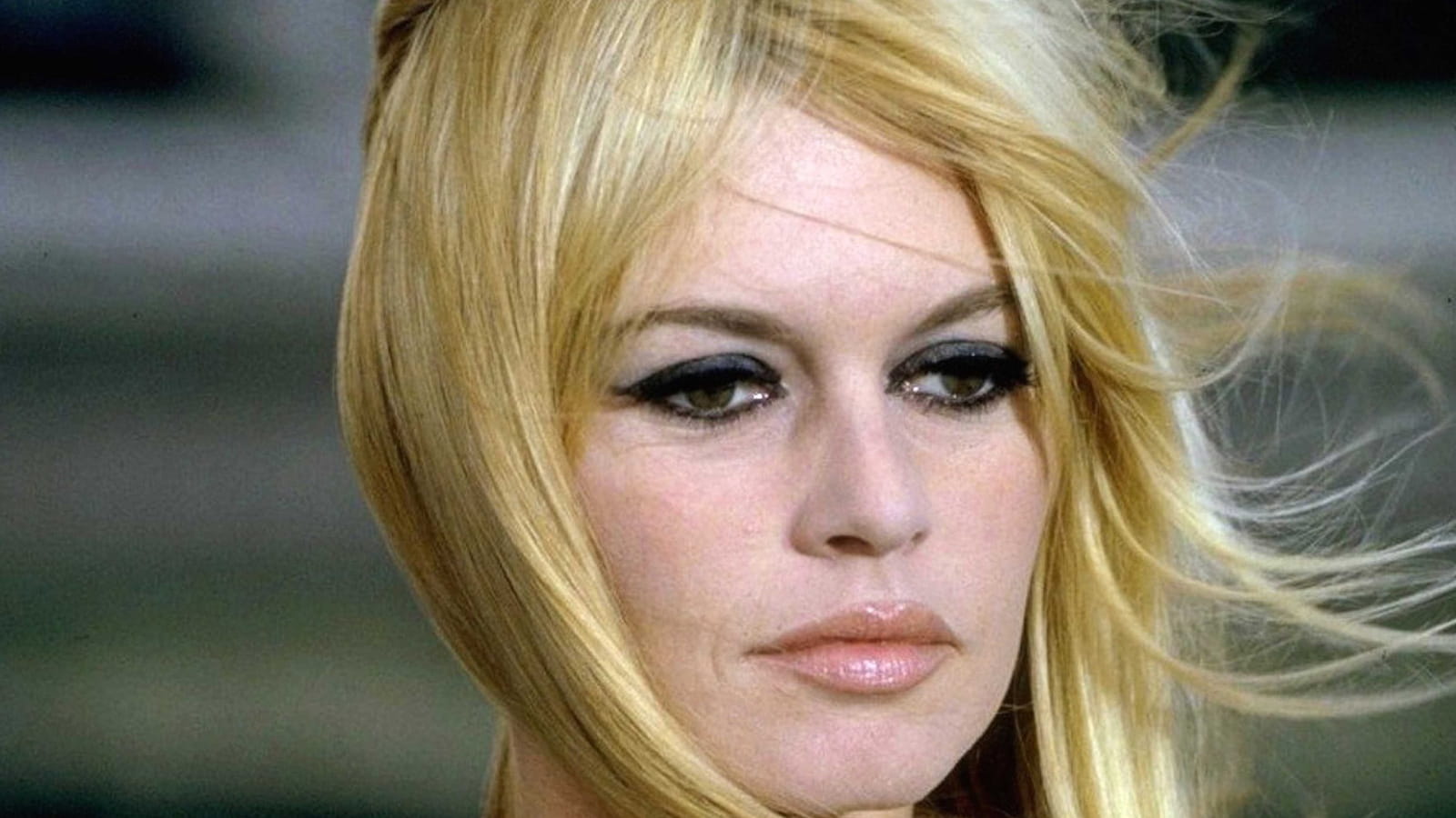 Smoky eyes