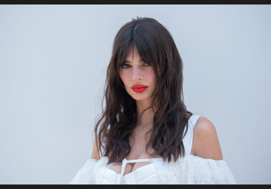 Top&nbsp;: la bouche rouge sulfureuse d'Emily Ratajkowski