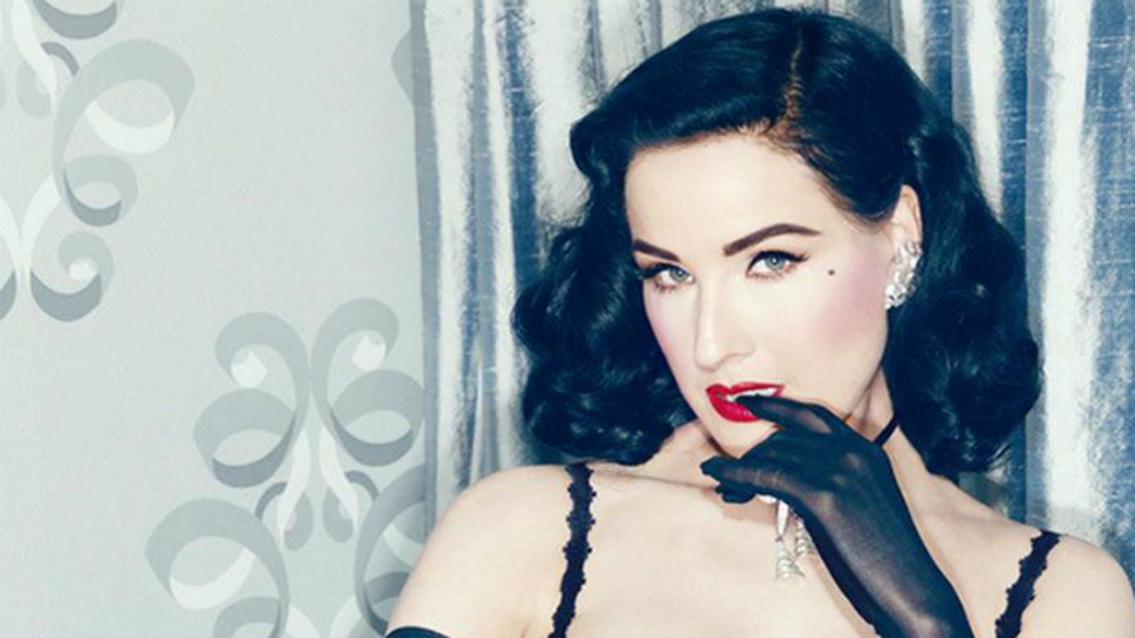 Ensemble Dita Von Teese