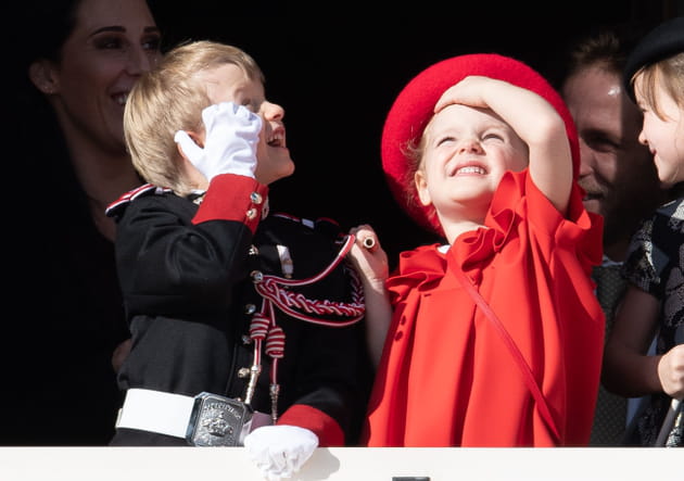 Les jumeaux princiers Jacques et Gabriella font les fous