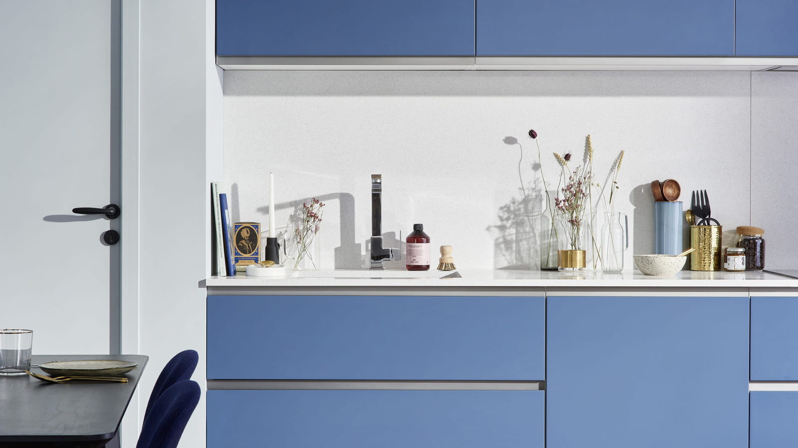 Cuisine bleu clair 
