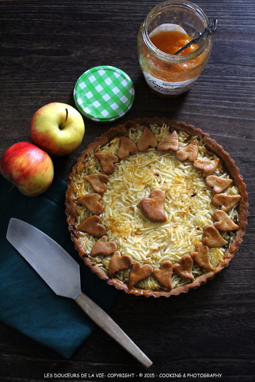 Tarte à la compote d'abricots et pommes râpées