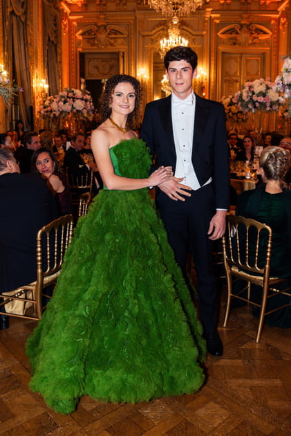 Eden Lepr&eacute;vost Blin-Lebreton est escort&eacute;e par Th&eacute;o Ogorzaly