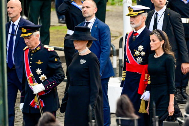 Philippe et Mathilde de Belgique retrouvent Letizia d'Espagne et Felipe VI aux obs&egrave;ques d'Harald de Norv&egrave;ge
