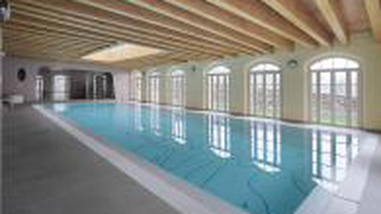 Piscine intérieure