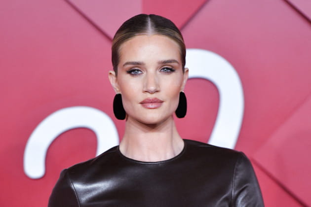 Rosie Huntington-Whiteley, une fille de la ferme... qui apprécie la chasse !
