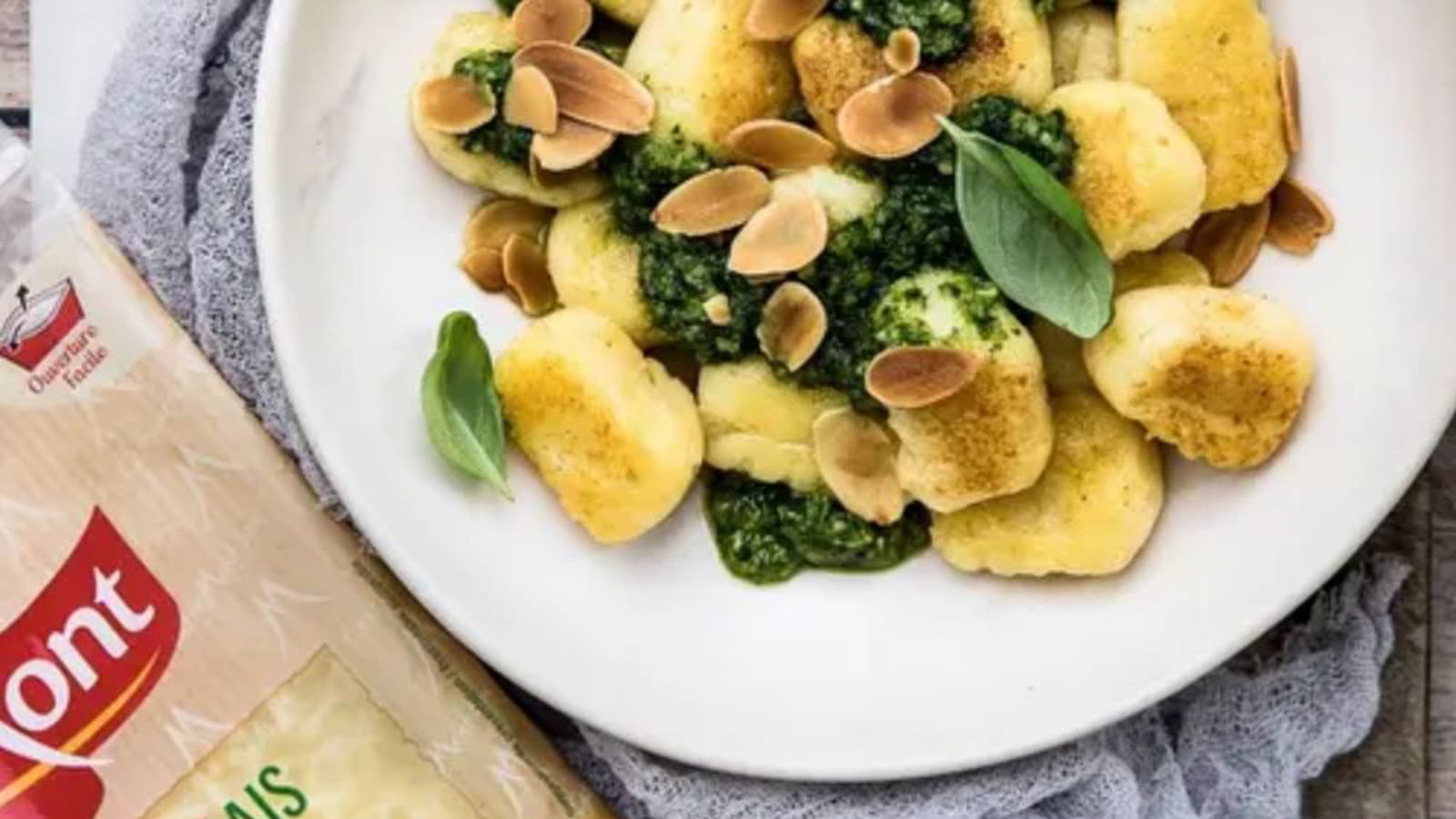 Gnocchis à l'Emmental râpé bio Entremont et pesto d'amandes