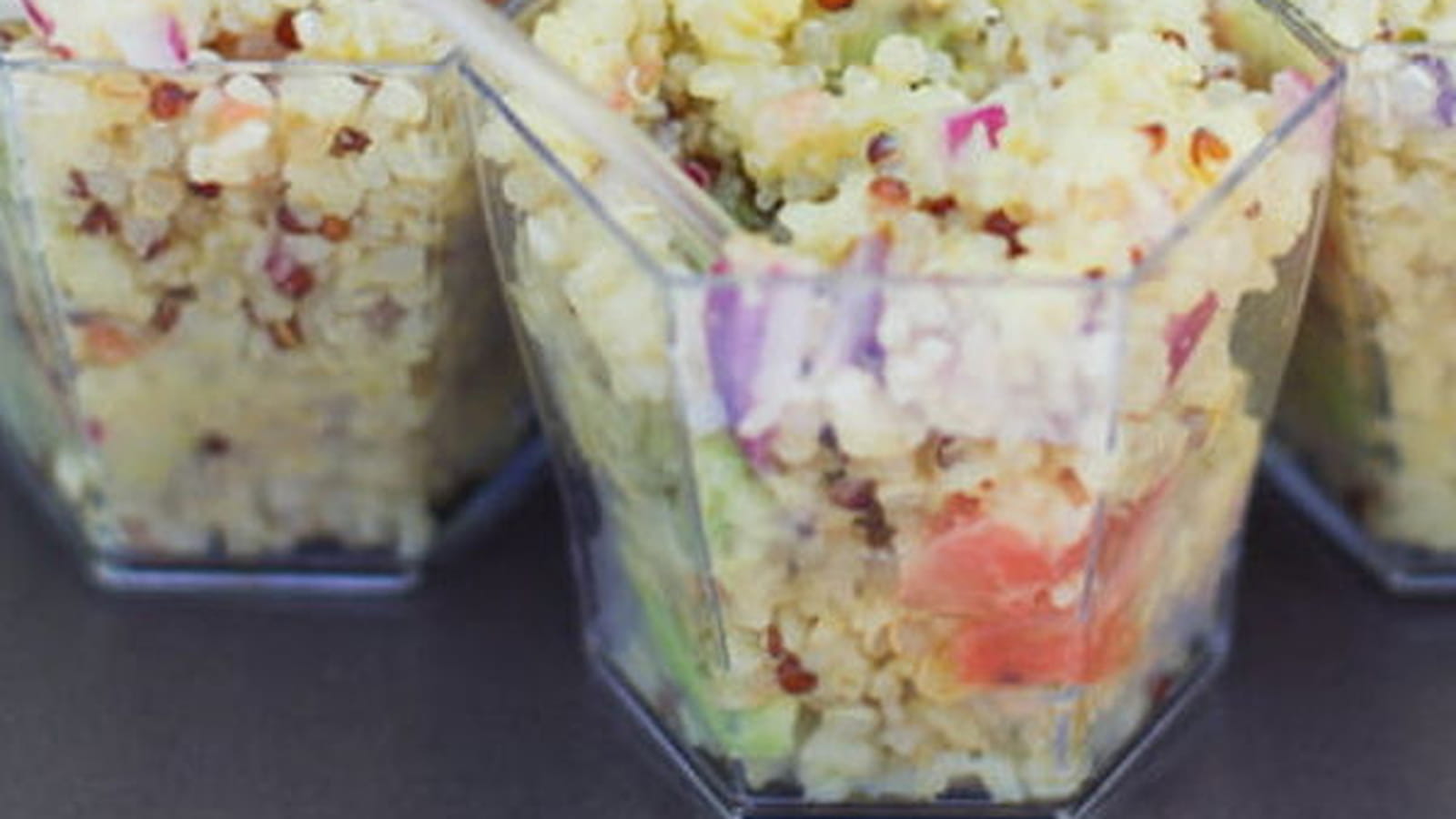 Verrines de quinoa, avocat et pamplemousse