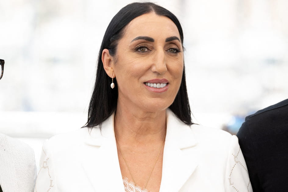 Le cheveux extra-lisses de Rossy De Palma