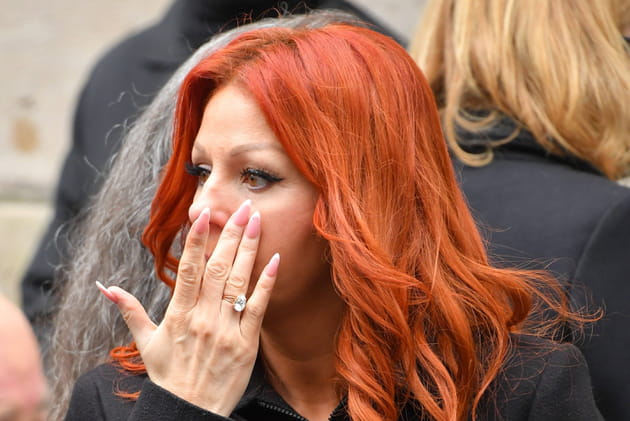 Cindy Sander en larmes aux obsèques de Thierry Mugler en 2022