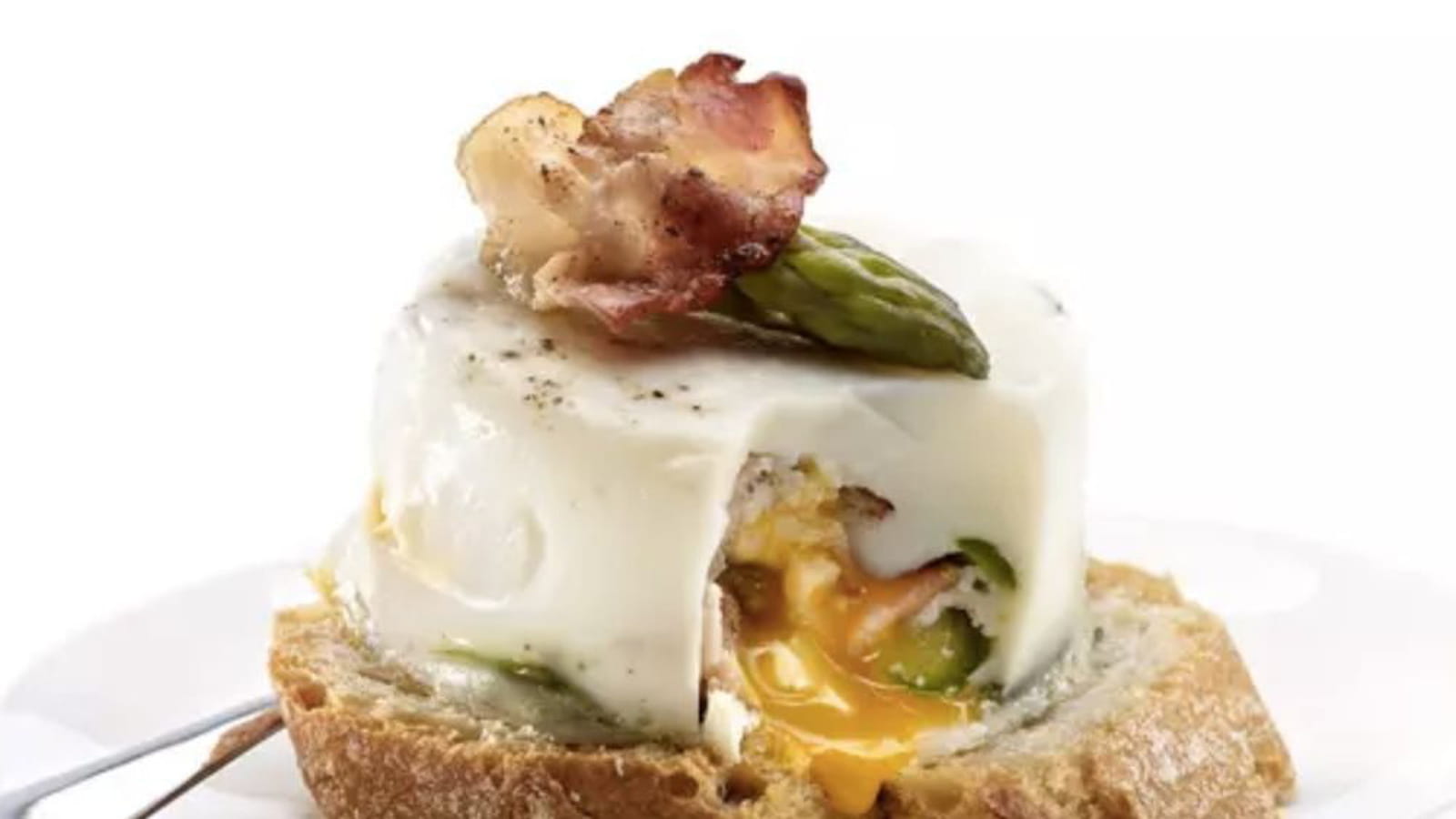 Oeuf poché aux asperges et bacon
