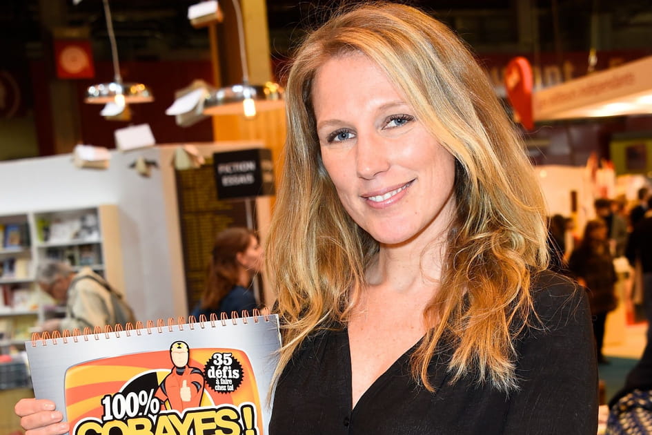 Agathe Lecaron, rayonnante avec son teint glowy