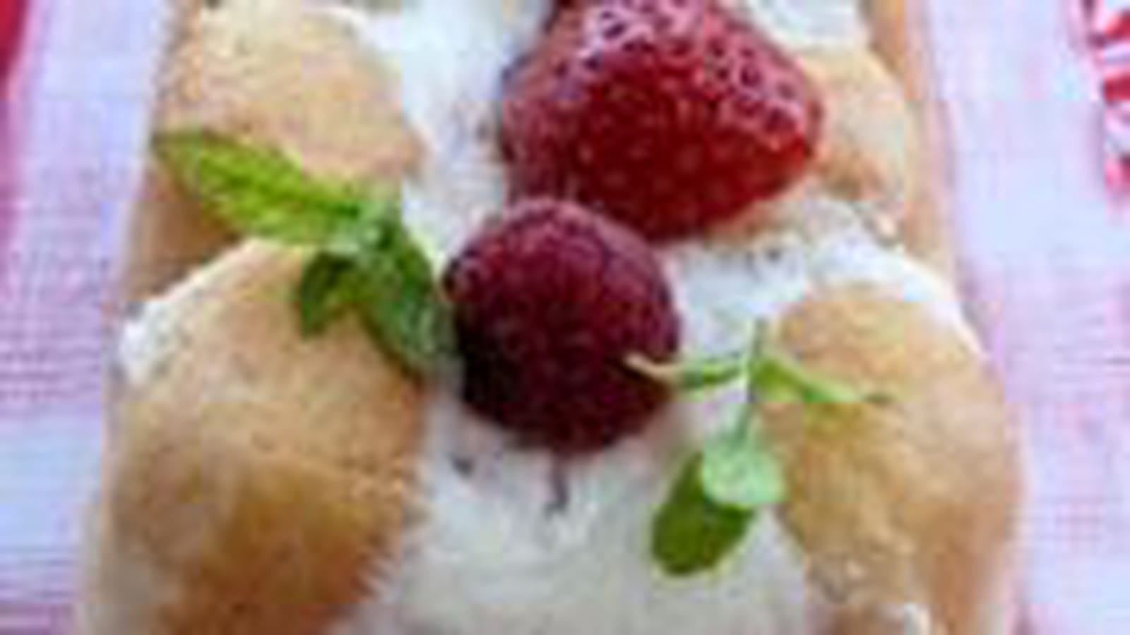 Terrine amandine aux fraises
