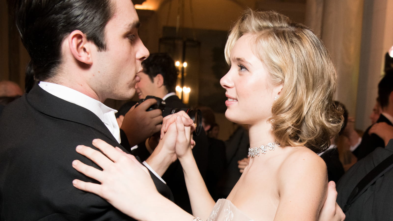 Elizabeth Starling Louis danse avec son frère John Jeffry Louis IV