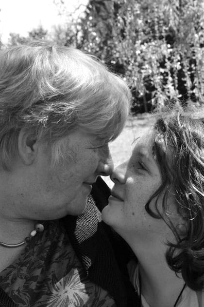 Complicit&eacute; entre mamie et fille