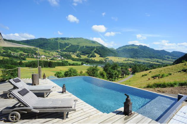 Une piscine &agrave; d&eacute;bordement en Haute-Savoie