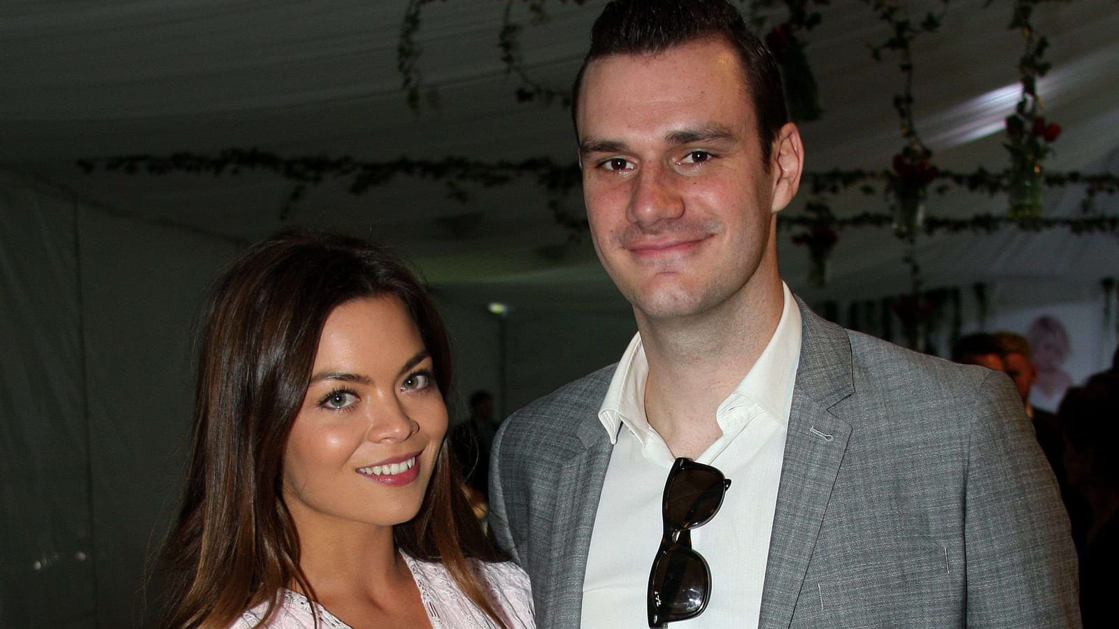 Scarlett Byrne et Cooper Hefner