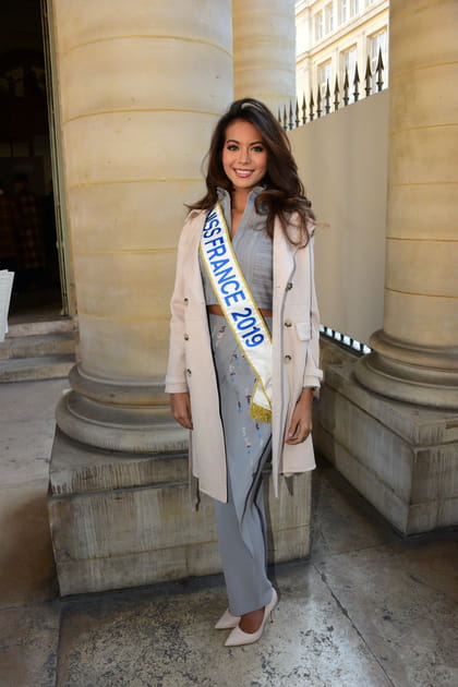 Vaimalama Chaves au d&eacute;fil&eacute; Tony Ward