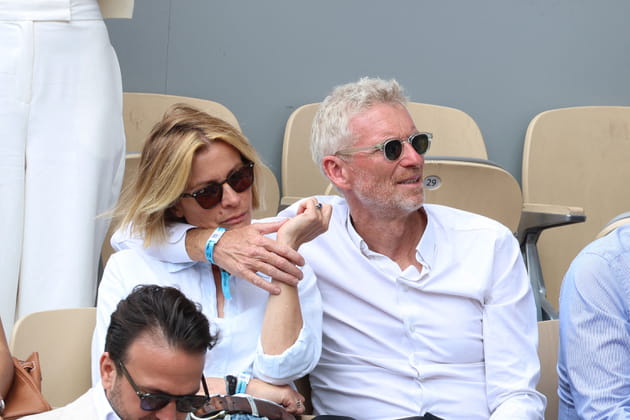 Denis Brogniart, aux côtés de sa femme Hortense à Roland-Garros